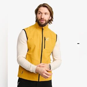 RVRC Revolution Race Venue Stretch Vest Men Harvest Gold XXL NWT